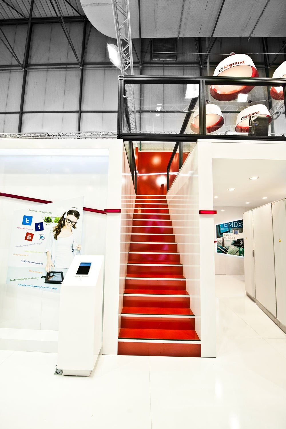 Legrand — Modularer Stand